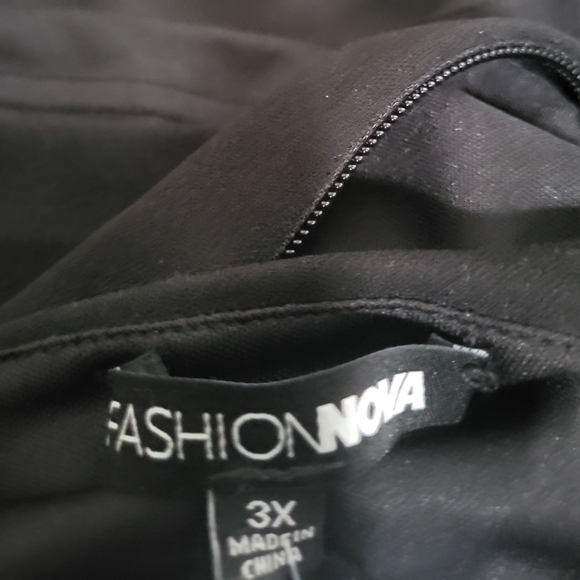 Fashion Nova Women's Black Mini Dress with Faux Pearls Dressed In Pearls Size 3X - Picture 7 of 11